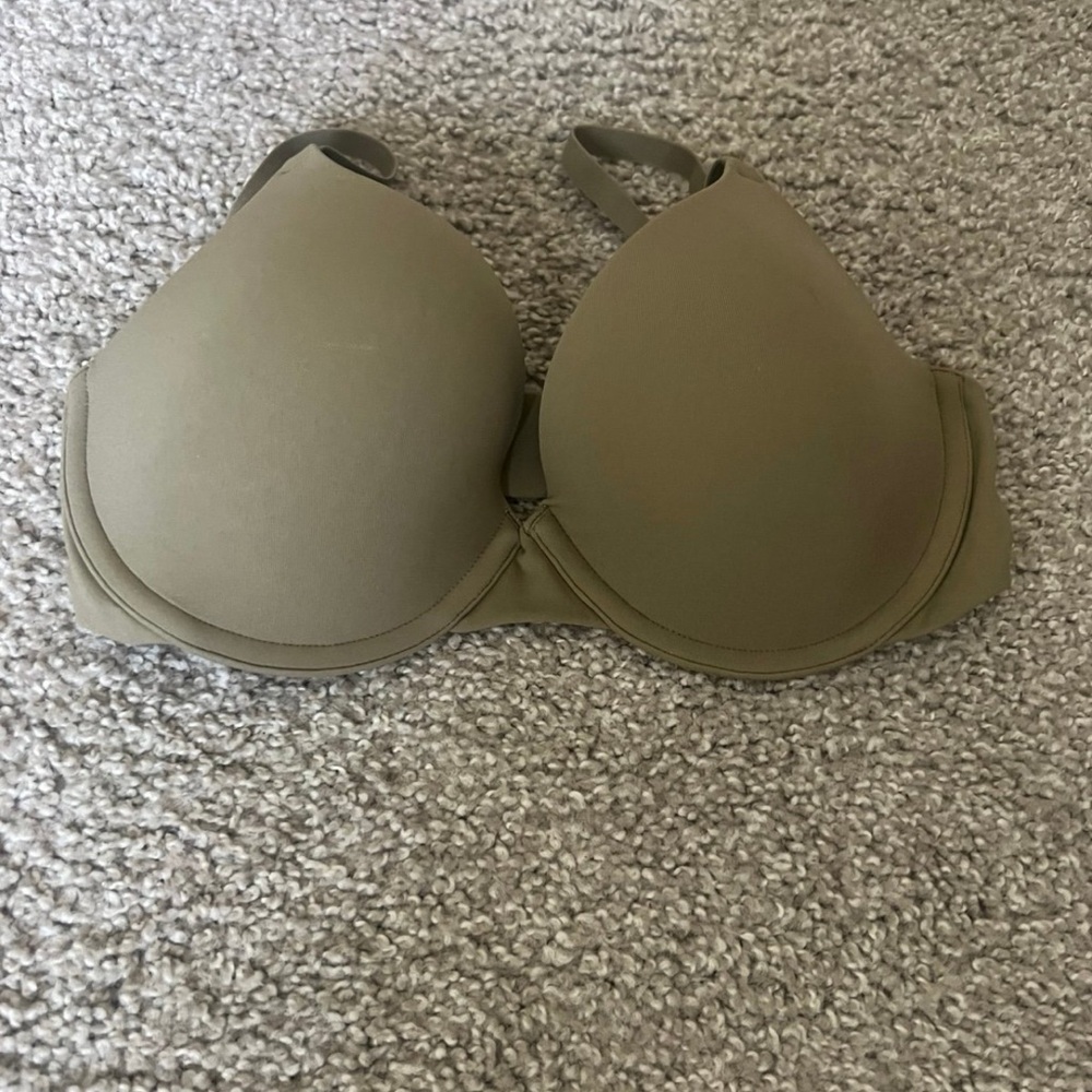 Skims tshirt bra
